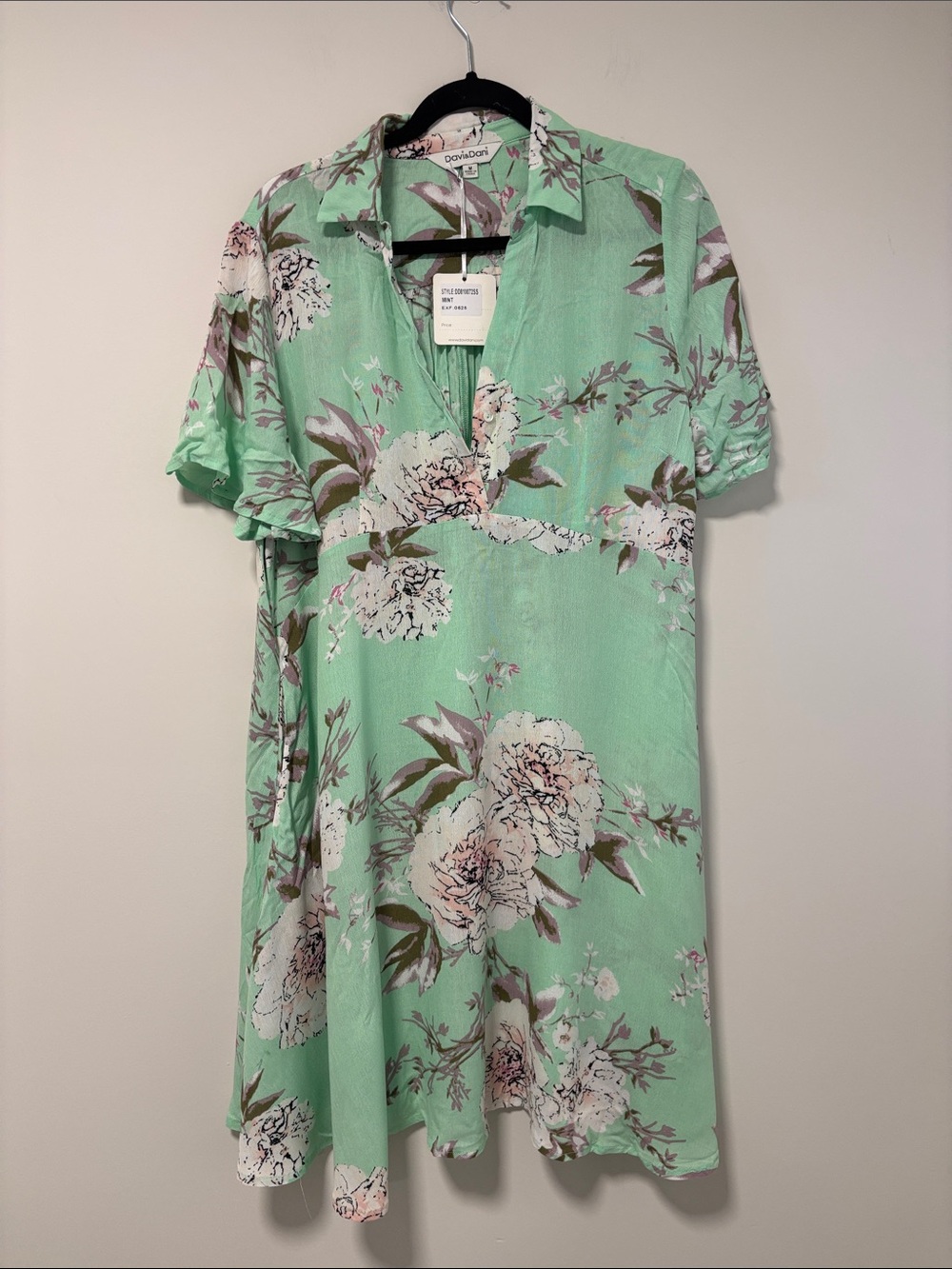 NWT DAVI & DANI Mint Green Floral Mini Dress